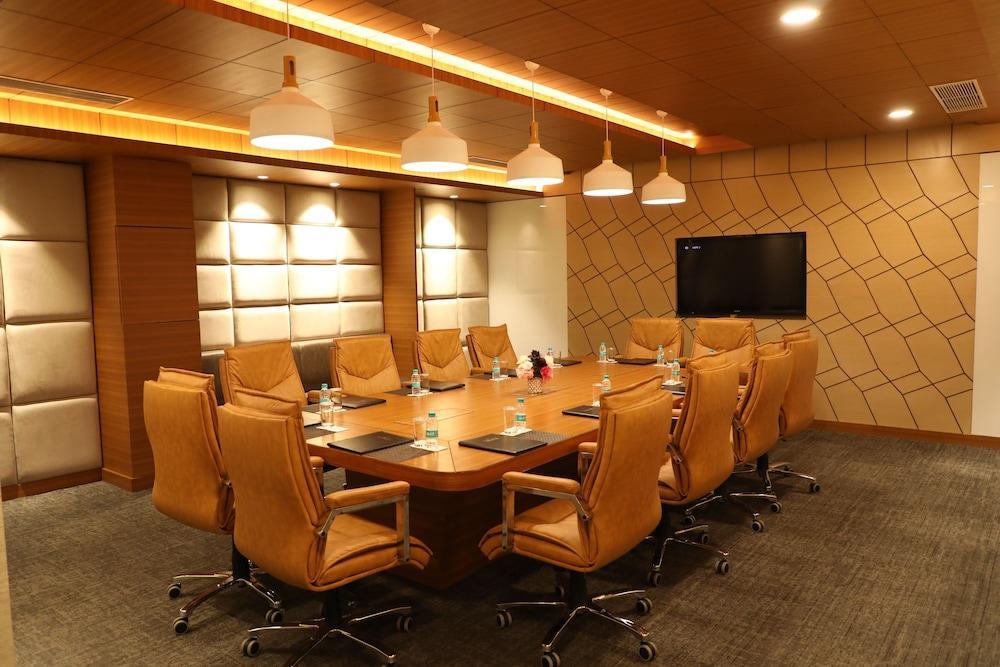Ramada By Wyndham Jalandhar City Center Luaran gambar