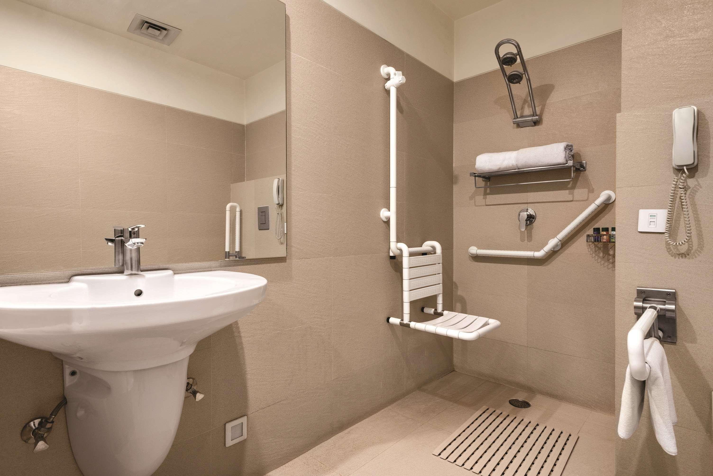 Ramada By Wyndham Jalandhar City Center Luaran gambar