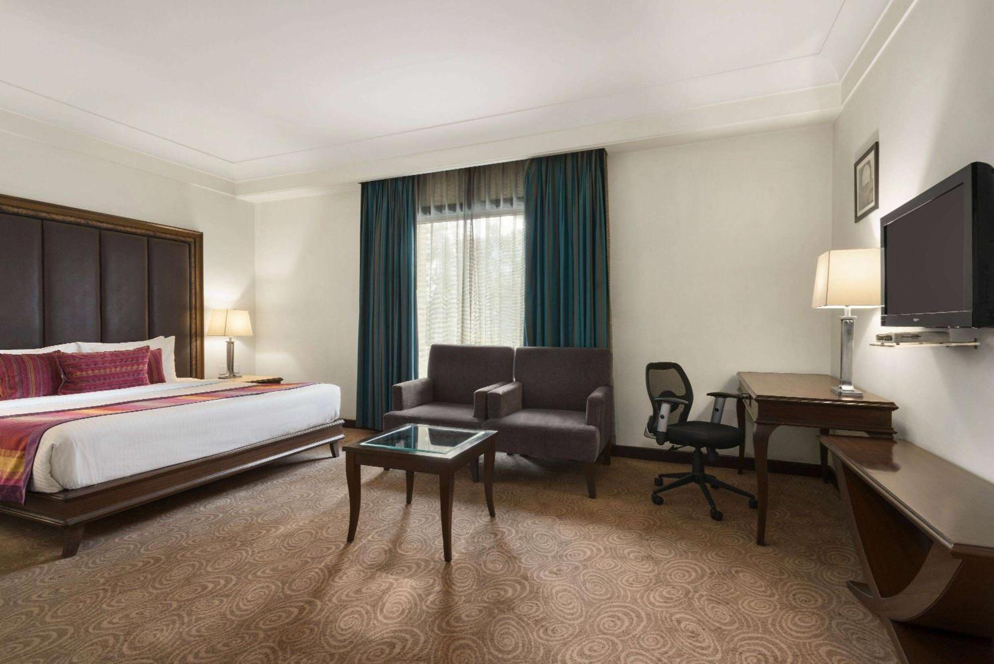 Ramada By Wyndham Jalandhar City Center Luaran gambar